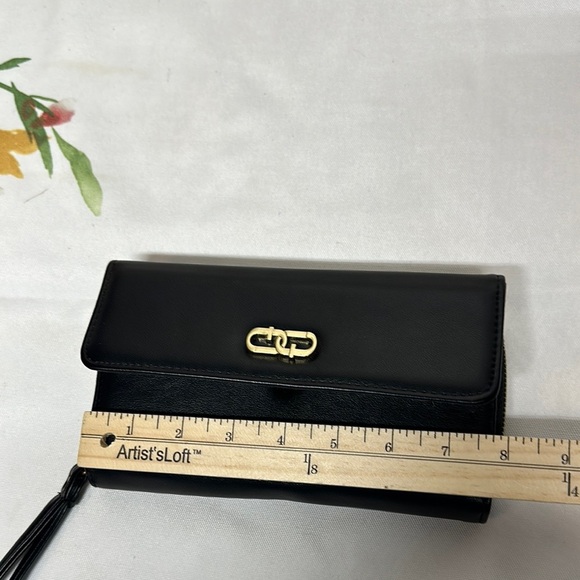 Time and Tru Black and Gold Wallet with Sleek Design - Picture 12 of 13